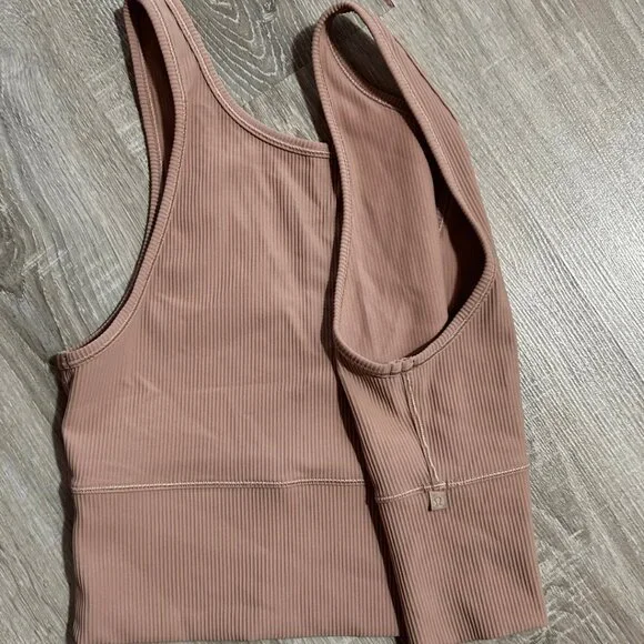 Lululemon Ribbed Workout Top - Picture 3 of 4